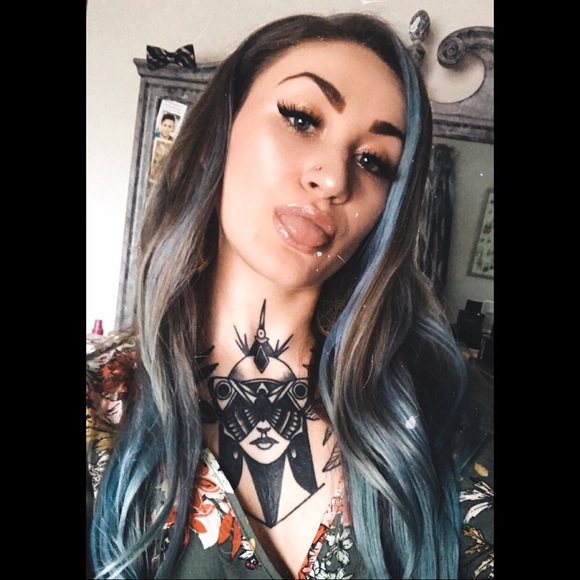 Meet your posher, Carissa - Picture 3 of 8